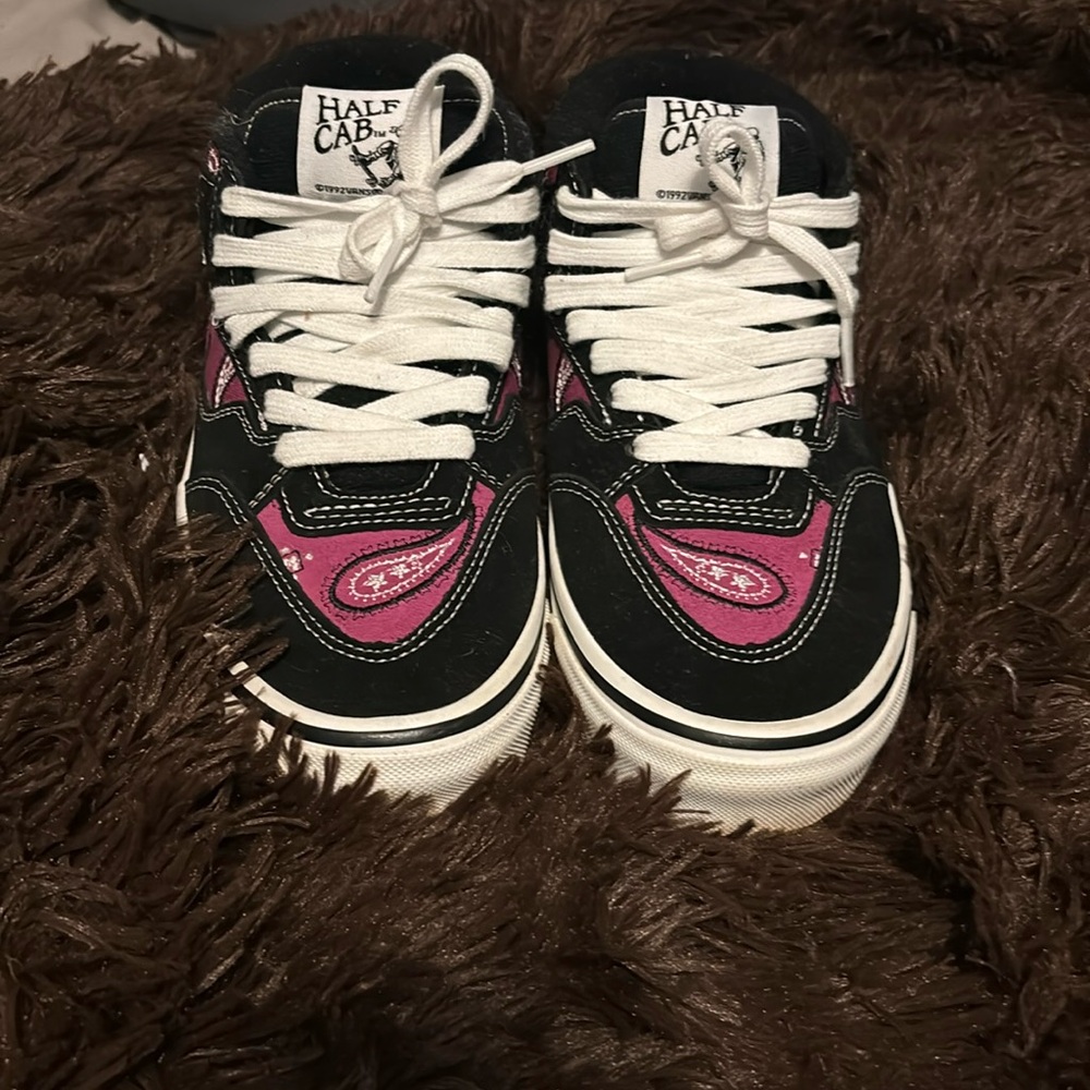 Vans skating shoes